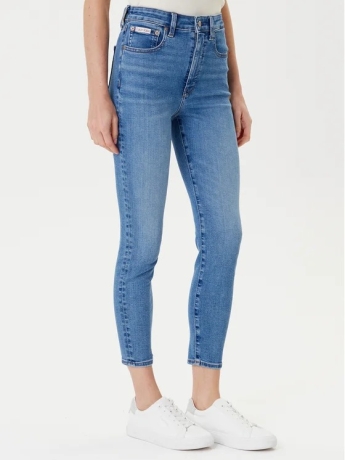 Calvin Klein jeans skinny in dnm elasticizzato  lavaggio medio chiaro