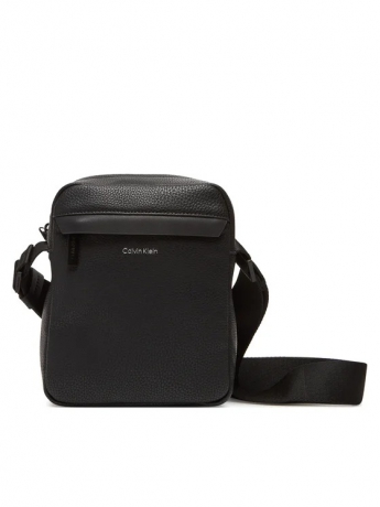 Calvin Klein BORSA TRACOLLA IN ECOPELLE NERA CON ZIP ESTERNA