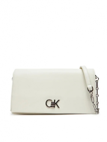 Calvin Klein borsa in ecopelle nera  con chiusura re-lock logo e tracolla